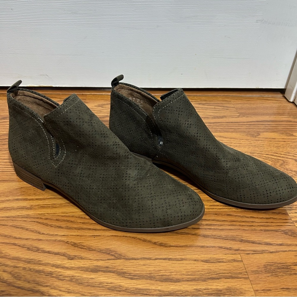 Dr. Scholl's Women's Olive Textured Ankle Booties